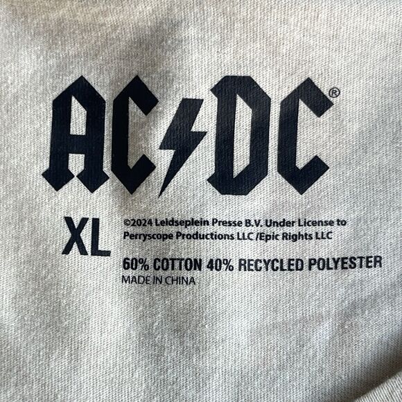 ACDC Shirt Men Extra Large XL Cream Band Tee Rock & Roll Angus Back in Black NEW - Picture 6 of 11